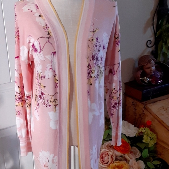 Soho JEANS, NEW YORK & COMPANY,  Long Line Floral Rayon Blend Cardigan Small - Picture 1 of 6